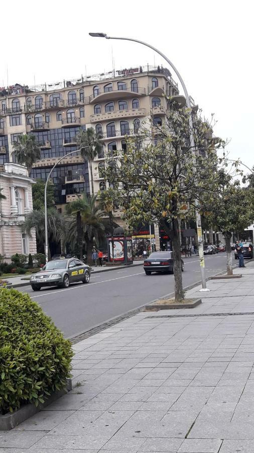 Apartament In The Centre Batumi Exterior foto